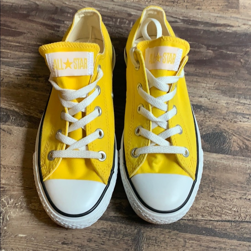 Yellow converse shoes size 6